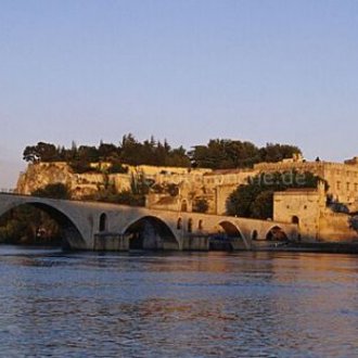 Symbol Avignonu - stržený most