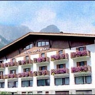Hotel Alpenrose 3* (Mazzin di Fassa, 1.340 m)