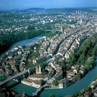 Bern v zákrutu řeky Aare