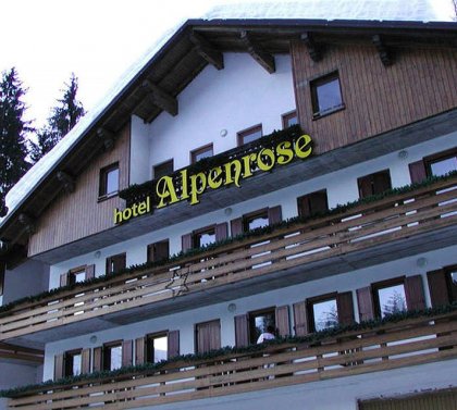 Hotel AlpenRose Alleghe 01