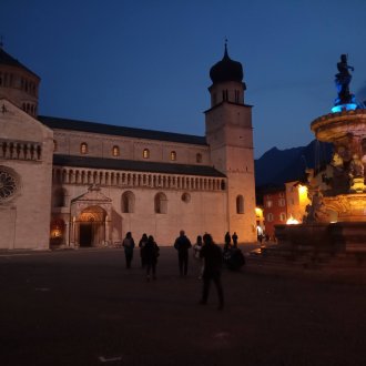 Trento - katedrála San Vigilio neboli Duomo s fontánou