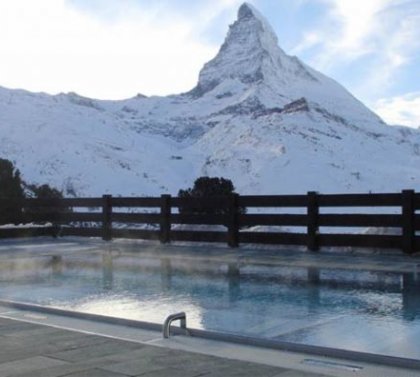 Hotel Riffelalp***** - vyhřívaný bazén pod Matterhornem