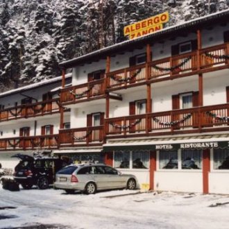 Hotel Zanon 3* (Ziano di Fiemme, 950 m)